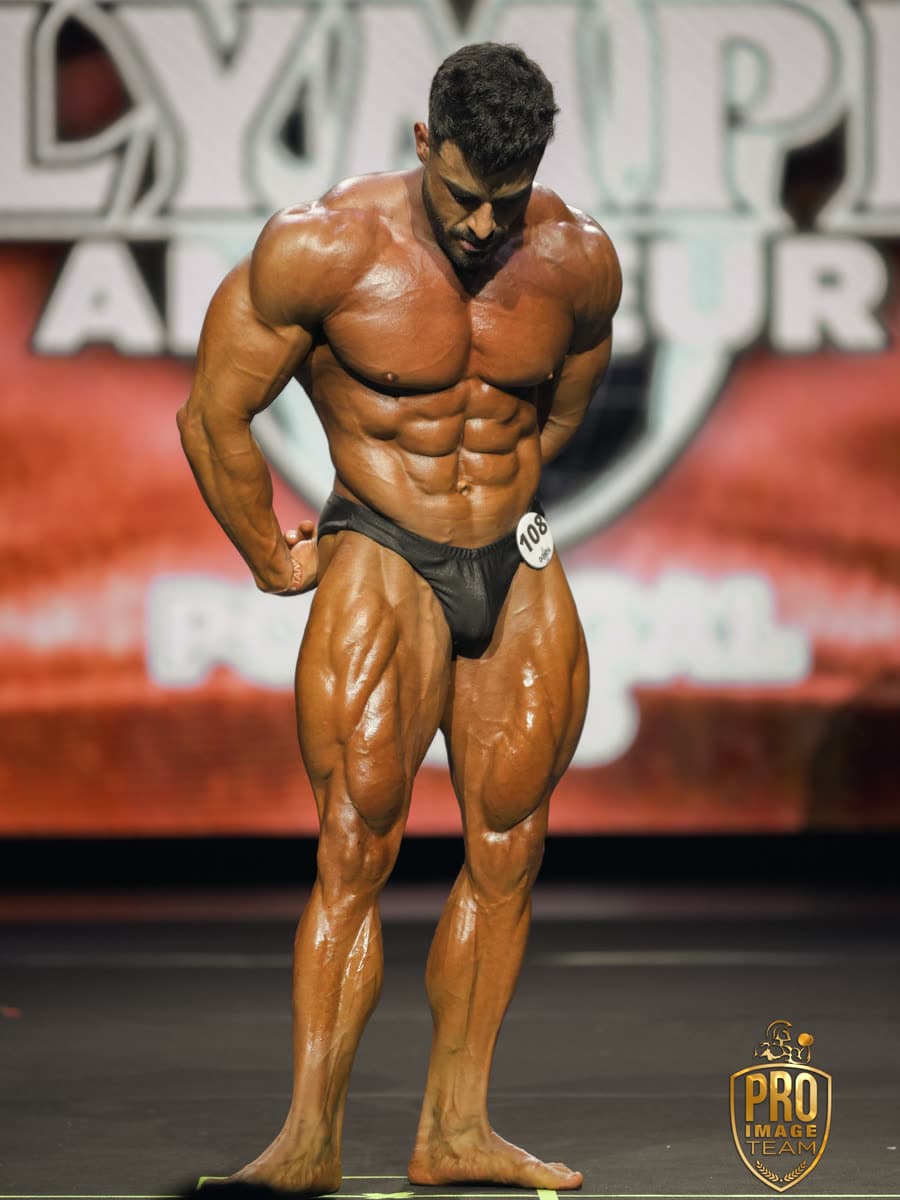 Diego posando sobre el escenario del Olympia Amateur